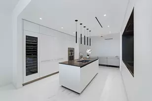 300 Biscayne Blvd Way, Miami, FL 33131 - Photo 7