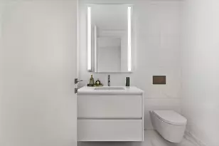 300 Biscayne Blvd Way, Miami, FL 33131 - Photo 11