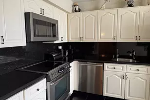 7564 Regency Lake Dr, Boca Raton, FL 33433 - Photo 3