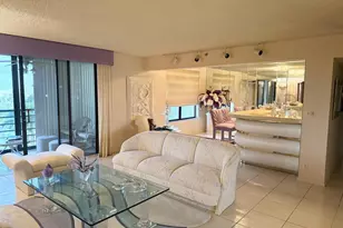 7564 Regency Lake Dr, Boca Raton, FL 33433 - Photo 11