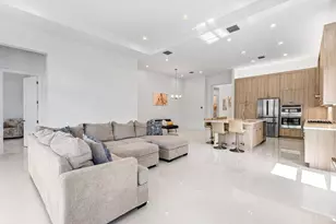 8330 Essex Country Clb Dr, Boca Raton, FL 33434 - Photo 29