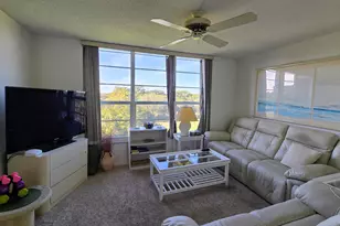 575 Oaks Ln, Pompano Beach, FL 33069 - Photo 13