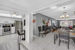 9800 Tabebuia Tree Dr, Boynton Beach, FL 33436 - Photo 19
