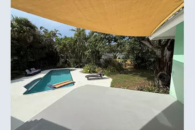 2415 Laurel Lane, Palm Beach Gardens, FL 33410 - Photo 3