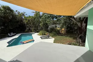 2415 Laurel Ln, Palm Beach Gardens, FL 33410 - Photo 3