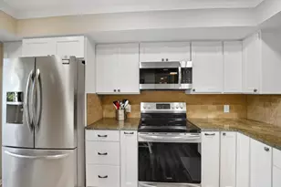 9430 Meadowood Dr, Fort Pierce, FL 34951 - Photo 3