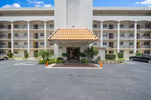 29 Yacht Club Dr, North Palm Beach, FL 33408 - Photo 3