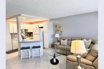 203 Southampton A, West Palm Beach, FL 33417 - Photo 5