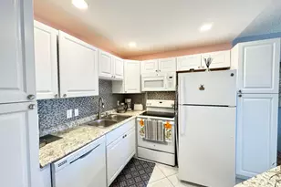 203 Southampton A, West Palm Beach, FL 33417 - Photo 9