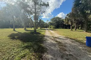 1464 Gallop Dr, Loxahatchee, FL 33470 - Photo 15