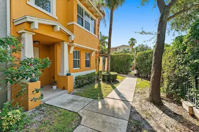 500 Pacific Grove Drive #8, West Palm Beach, FL 33401 - Photo 1