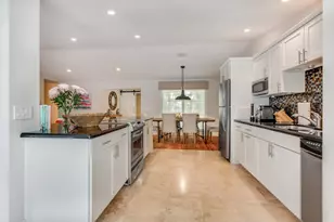 2312 Las Casitas Dr, Wellington, FL 33414 - Photo 5