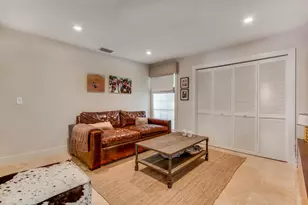 2312 Las Casitas Dr, Wellington, FL 33414 - Photo 9