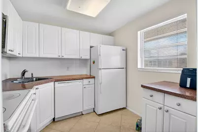 2182 NE 1st Way #202, Boynton Beach, FL 33435 - Photo 3