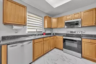 6379 NW 38th Dr, Pompano Beach, FL 33067 - Photo 25