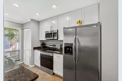 605 Brackenwood Cove, Palm Beach Gardens, FL 33418 - Photo 11