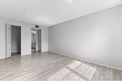 2650 NW 49th Avenue #422, Lauderdale Lakes, FL 33313 - Photo 11