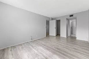 2650 NW 49th Ave, Lauderdale Lakes, FL 33313 - Photo 15