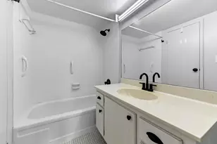 2650 NW 49th Ave, Lauderdale Lakes, FL 33313 - Photo 13