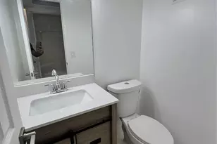 3027 Newport H, Deerfield Beach, FL 33442 - Photo 9