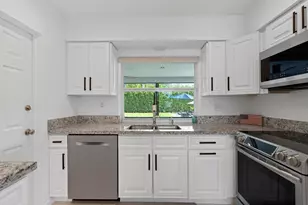 1093 SW 14th St, Boca Raton, FL 33486 - Photo 7