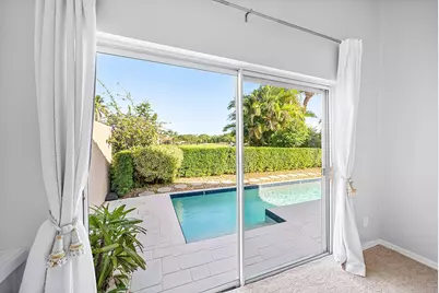 8 Windsor Lane, Palm Beach Gardens, FL 33418 - Photo 11