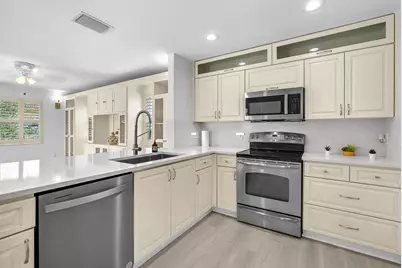 1343 Lake Breeze Drive, Wellington, FL 33414 - Photo 15