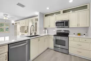 1343 Lake Breeze Dr, Wellington, FL 33414 - Photo 15