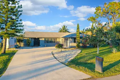 1149 SE Menores Avenue, Port Saint Lucie, FL 34952 - Photo 11
