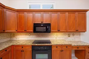 11098 SW Wyndham Way, Port Saint Lucie, FL 34987 - Photo 21