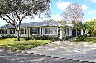 10101 S 44th Dr S, Boynton Beach, FL 33436 - Photo 1