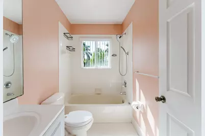 4015 Banyan Trails Drive, Pompano Beach, FL 33073 - Photo 21