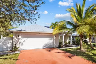 981 SW McCracken Ave Ave, Port Saint Lucie, FL 34953 - Photo 3