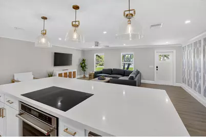 135 SE 28th Court, Boynton Beach, FL 33435 - Photo 9