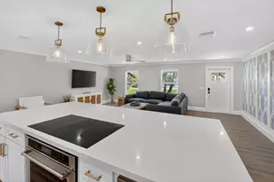 135 SE 28th Ct, Boynton Beach, FL 33435 - Photo 9