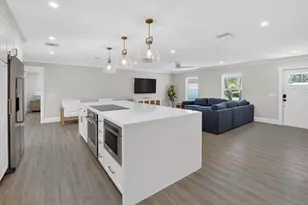 135 SE 28th Ct, Boynton Beach, FL 33435 - Photo 11