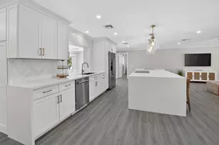 135 SE 28th Ct, Boynton Beach, FL 33435 - Photo 3