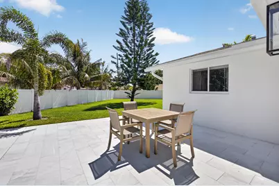 135 SE 28th Court, Boynton Beach, FL 33435 - Photo 43