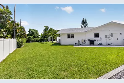 135 SE 28th Court, Boynton Beach, FL 33435 - Photo 59