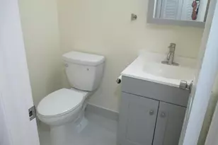 31 Canterbury B, West Palm Beach, FL 33417 - Photo 13