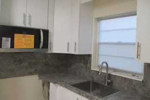 31 Canterbury B, West Palm Beach, FL 33417 - Photo 3