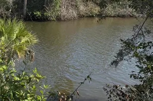 104 NE Charleston Oaks Dr, Port Saint Lucie, FL 34983 - Photo 1