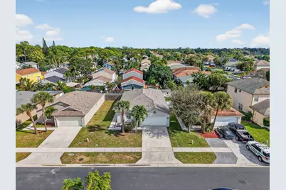 1430 Red Apple Lane, West Palm Beach, FL 33415 - Photo 39