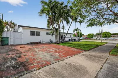 6120 NW 110th Terrace, Hialeah, FL 33012 - Photo 3