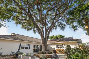 7598 W Country Club Blvd, Boca Raton, FL 33487 - Photo 37