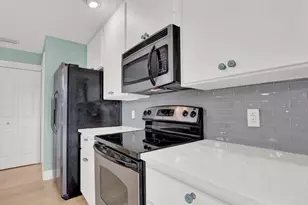 9303 Chapman Oak Ct, Palm Beach Gardens, FL 33410 - Photo 11