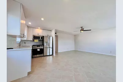 152 Chatham G, West Palm Beach, FL 33417 - Photo 3