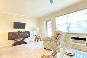 236 Kent N, West Palm Beach, FL 33417 - Photo 5