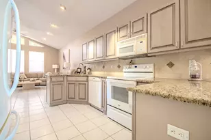 1019 Lytham Ct, West Palm Beach, FL 33411 - Photo 9