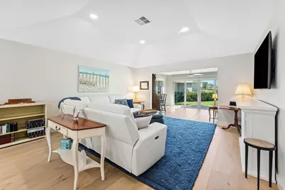 13731 Eastpointe Way, Palm Beach Gardens, FL 33418 - Photo 9